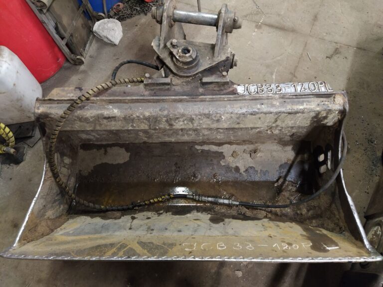 JCB33-120PL