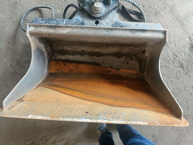 JCB52-120PL