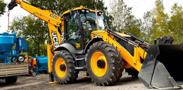 JCB 4CX-4WS ekskavaator-laadur 5545TE