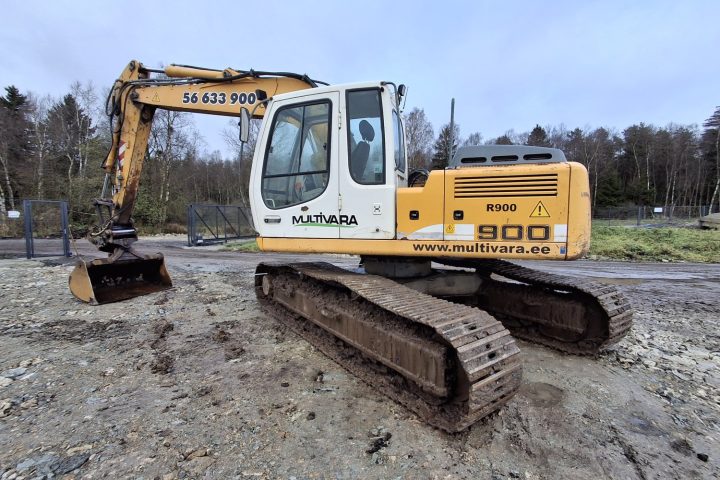 Liebherr R900 kaevetööd
