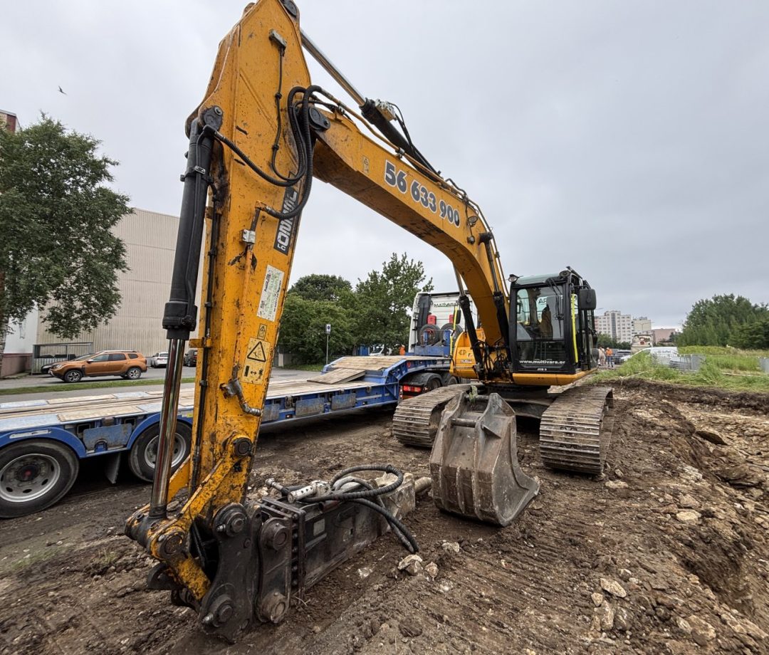 Roomikekskavaator JCB JS220LC hüdrovasaraga