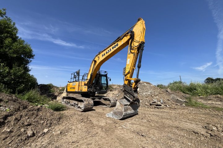 Roomikekskavaator JCB JS220LC hüdrovasaraga
