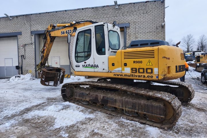 Liebherr R900 kaevetööd