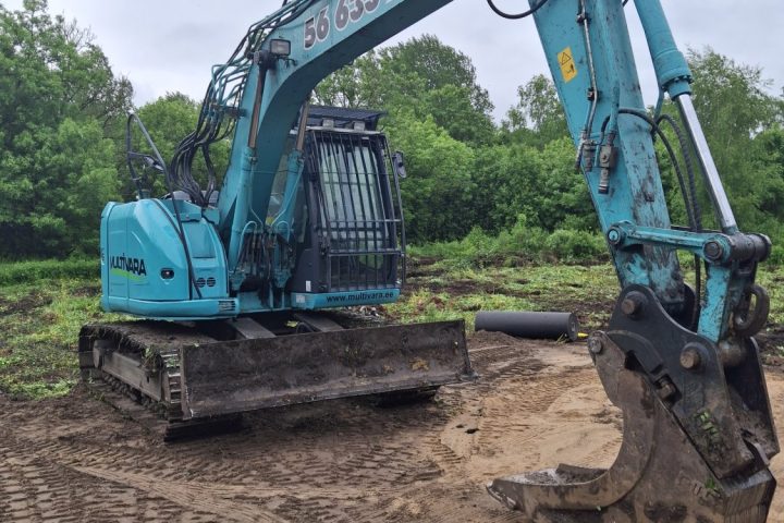 Roomikekskavaator Kobelco SK 140 SRLC 3 kaevetööd